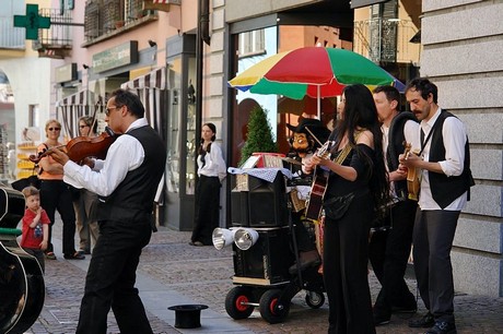 ascona-strassen-kuenstler-festival