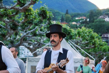 ascona-strassen-kuenstler-festival