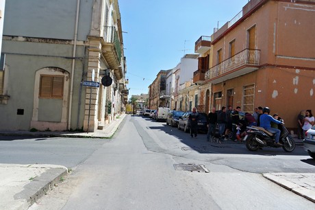 avola