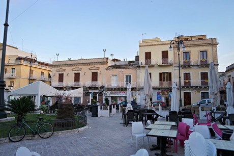 avola