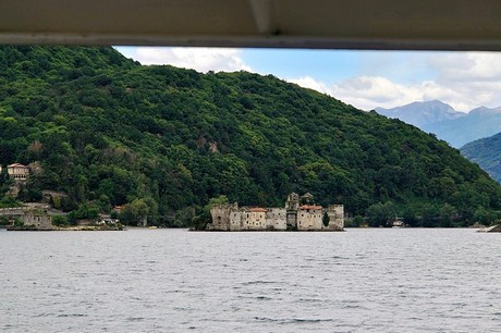 cannero-riviera-faehre