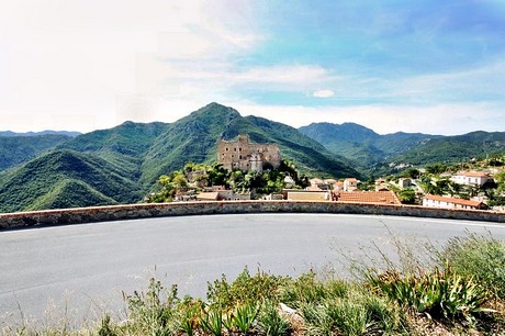 castelvecchio-di-rocca-barbena