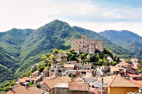 castelvecchio-di-rocca-barbena