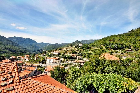 castelvecchio-di-rocca-barbena