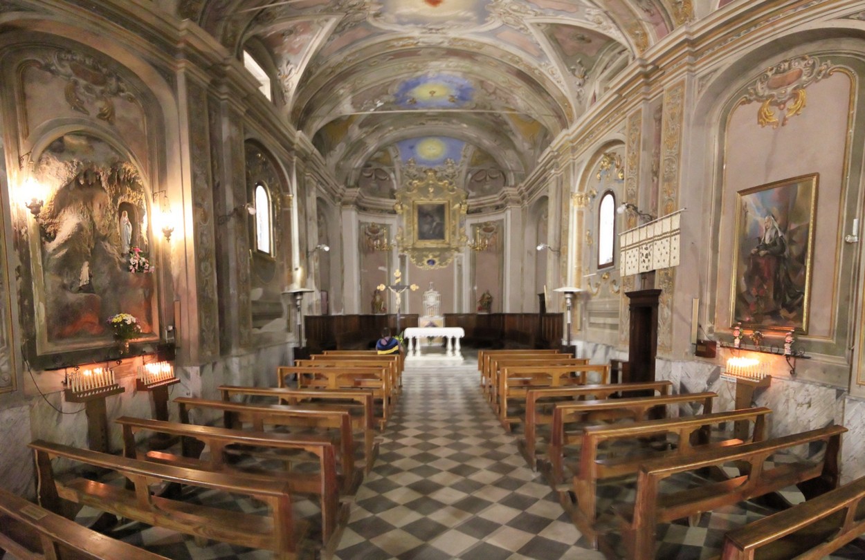 Finale Ligure - Kirche