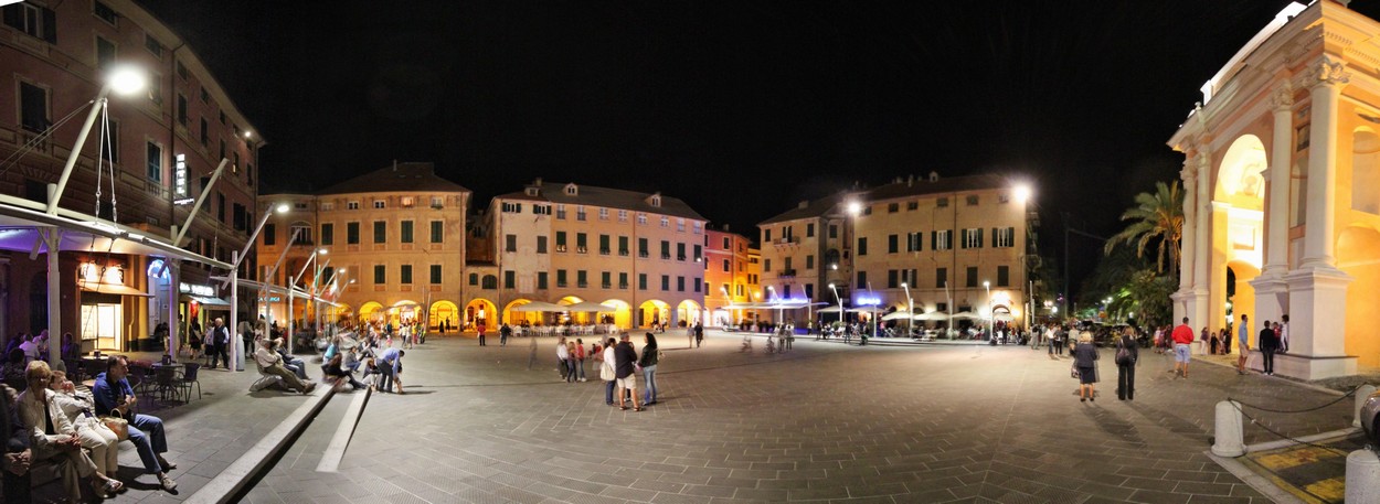 Finale Ligure in der Nacht