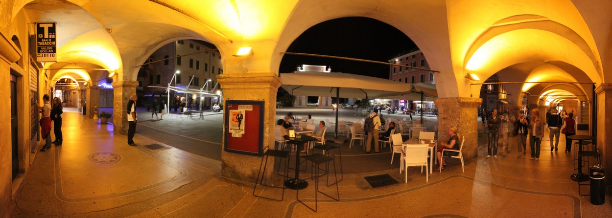 Finale Ligure in der Nacht