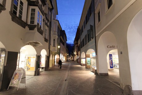meran-am-abend