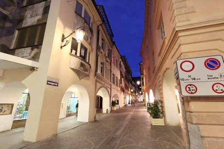 meran-am-abend