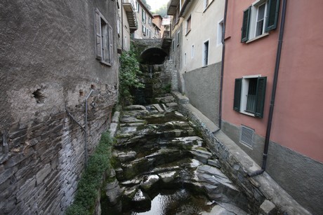 moltrasio