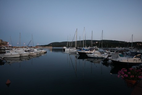 porto-azzurro-nacht