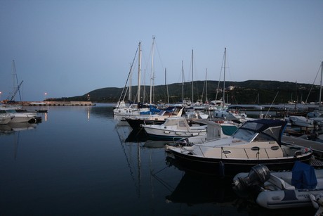 porto-azzurro-nacht