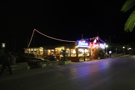 porto-azzurro-nacht