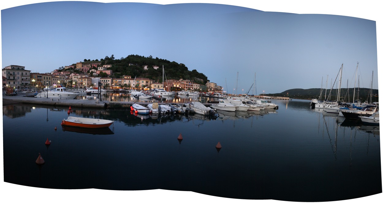 Porto Azzurro bei Nacht 