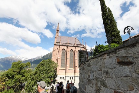 mausoleum